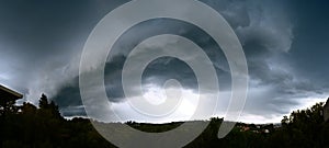 Spectacular and disturbing shelf cloud