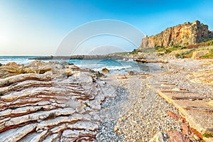 Sgargiante paese balneare da Spiaggia più vicino mantello 