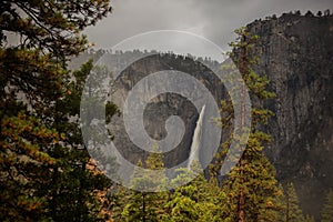 Spectacular views to the Yosemite waterfall in Yosemite National