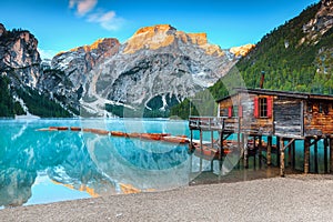 Extravagante de madera sobre el Montana alta dolomitas, Europa 