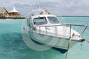 Speed-Boat at the lagoon