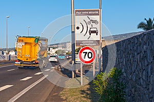 Speed camera sign in French