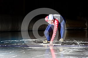 Speed skating start photo