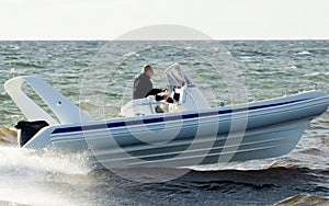 Speedboat 25