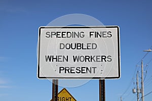 Speeding fines doubled when workers present road sign