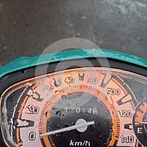 Speedy spedometers rainy condition