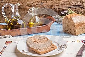 Spelt bread and olive oil
