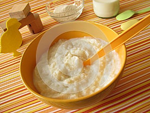 Spelt semolina for Baby