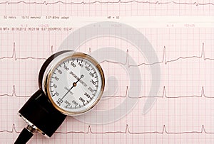 Sphygmomanometer on ECG chart