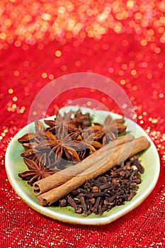 Spices - Gloves, Anis star, Cinnamon sticks