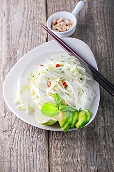 Spicy kohlrabi noodles