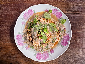 Spicy minced pork salad, minced pork mash with spicy