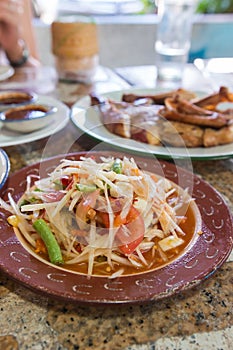 Spicy papaya salad