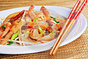 Spicy Shrimp Pad Thai