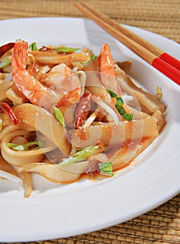 Spicy Shrimp Pad Thai Close-up