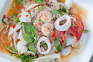 Spicy vermicelli salad