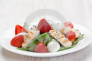 Spinach chicken strawberry salad