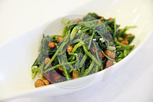 Spinach salad