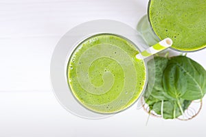 Spinach smoothie green juice beverage healthy the taste yummy.