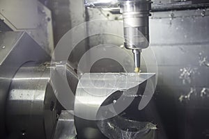 The spindle tile type 5 axis CNC milling machine