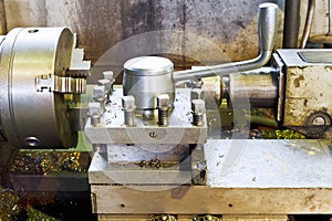 Spindles of metalworking lathe machine