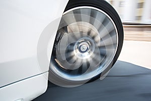 Spining car wheel