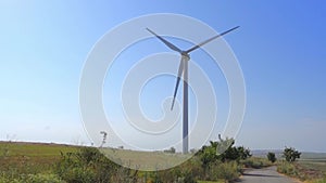 Spining propeller of a tall windmill