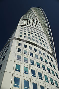 Spiral sky scraper