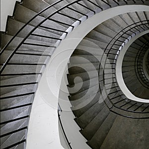 Spiral stair top