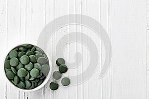 Spirulina algae powder and tablets