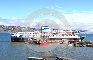 Spitsbergen/Ny-Ãâ¦lesund: Cruise Ship