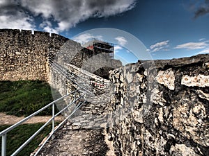 Hrad je hrad z travertín kopec hrad kopec. slovensko 