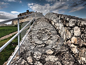 Hrad je hrad z travertín kopec hrad kopec. slovensko 