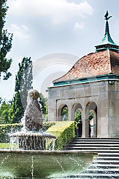 Splashing fountain in Oakes Garden Theatre in Niagara Falls, Canada