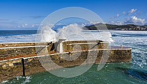 Splashing wave at jetty