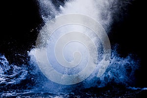 Splashing waves photo