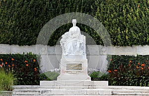 Splendid monument to Empress ELISABETH SISSI in Vienna