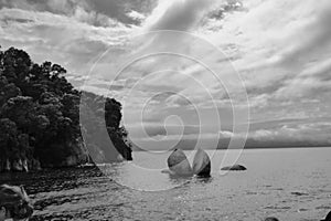 Split Apple Rock in Abel Tasman National Park