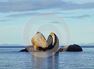 Split Apple Rock in Abel Tasman National Park, New Zealand.