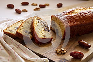 Spongecake with nuts and dates.