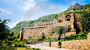 Spooky ruins of Bhangarh Fort, the most haunted place in India