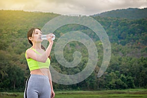 Sport and Health Lifestyle, Beautiful Young Woman Drinking Water