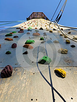 Sport wall for outdoor climbing training with hand hooks