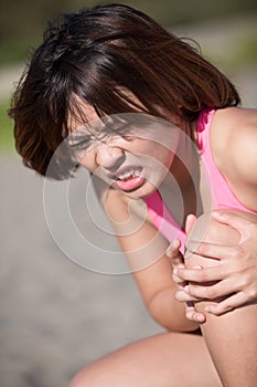 Sport woman knee injury