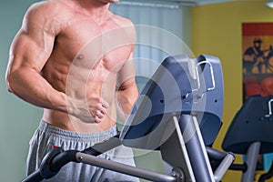 Sporting couple in the gym