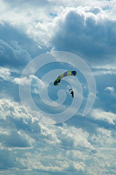 The sportsman the parachuter