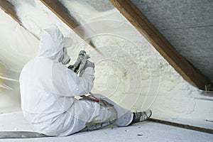 Spray polyurethane foam for roof