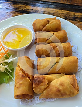 Spring rolls with dipping sauce