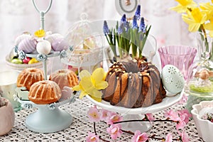 Spring table with easter cakes