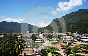 Square with an arch that expresses the entrance to Amazonia in the city of Tingo Maria, province of Leoncio Prado, ihe